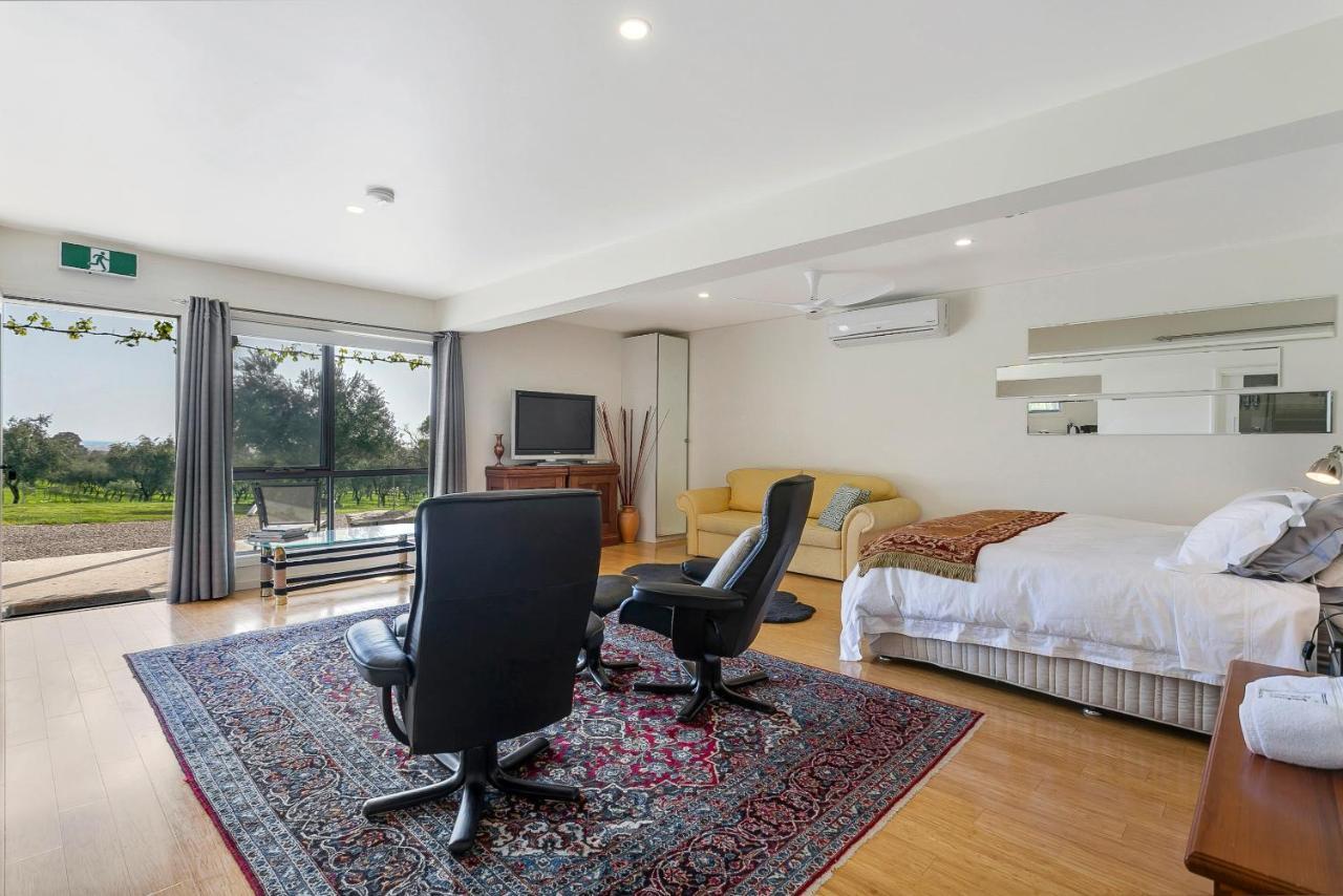 The Farm Willunga Bed & Breakfast Bagian luar foto