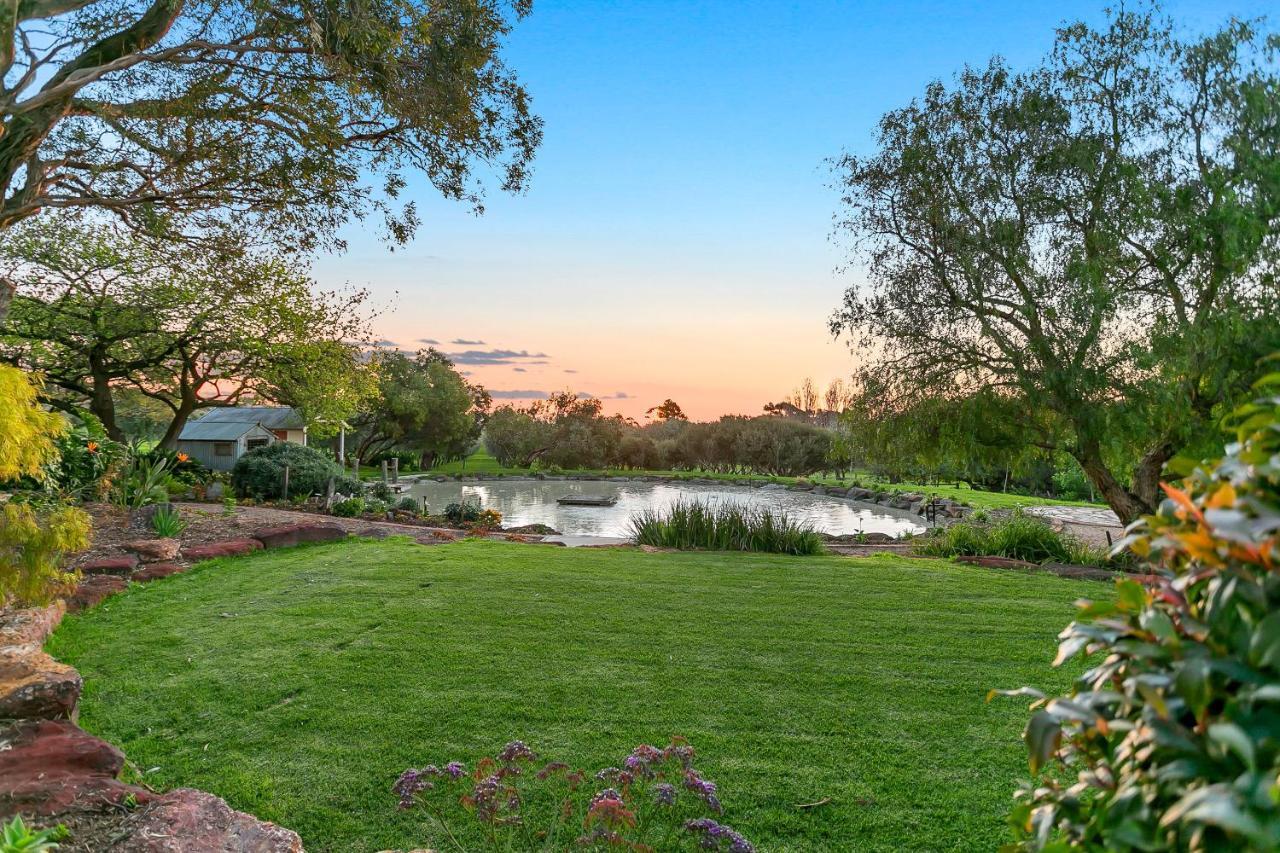 The Farm Willunga Bed & Breakfast Bagian luar foto