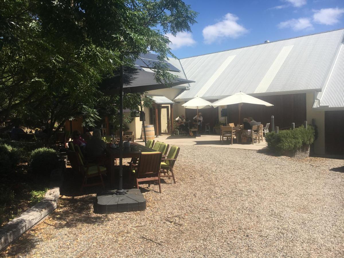 The Farm Willunga Bed & Breakfast Bagian luar foto